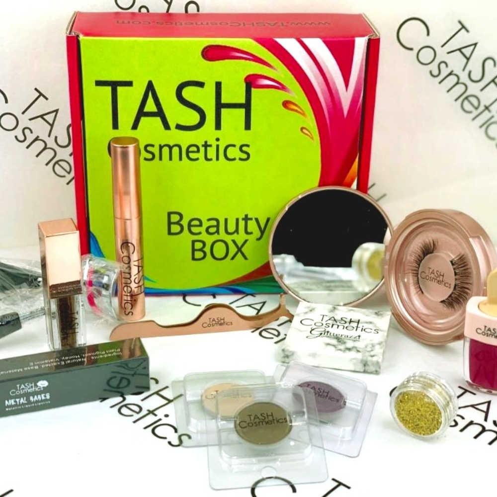 COSMETIC BEAUTY BOX - 12 PC BOX INCLUDING MAGNETIC